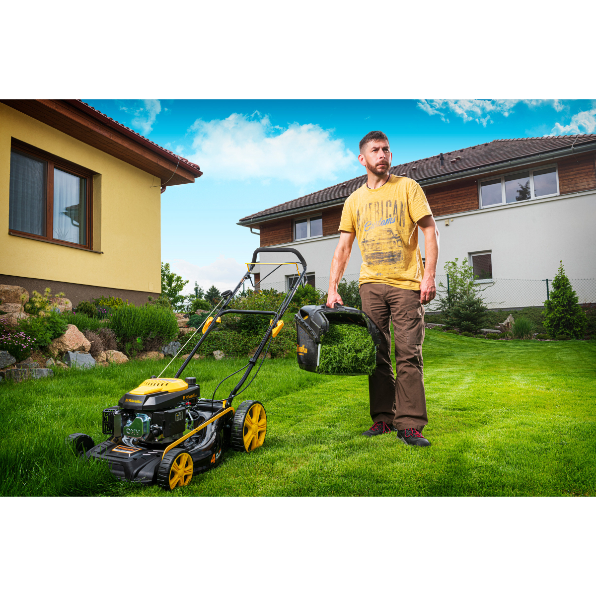 Benzínová sekačka na trávu Riwall PRO RPM 5135 4v1 s pojezdem Náhled