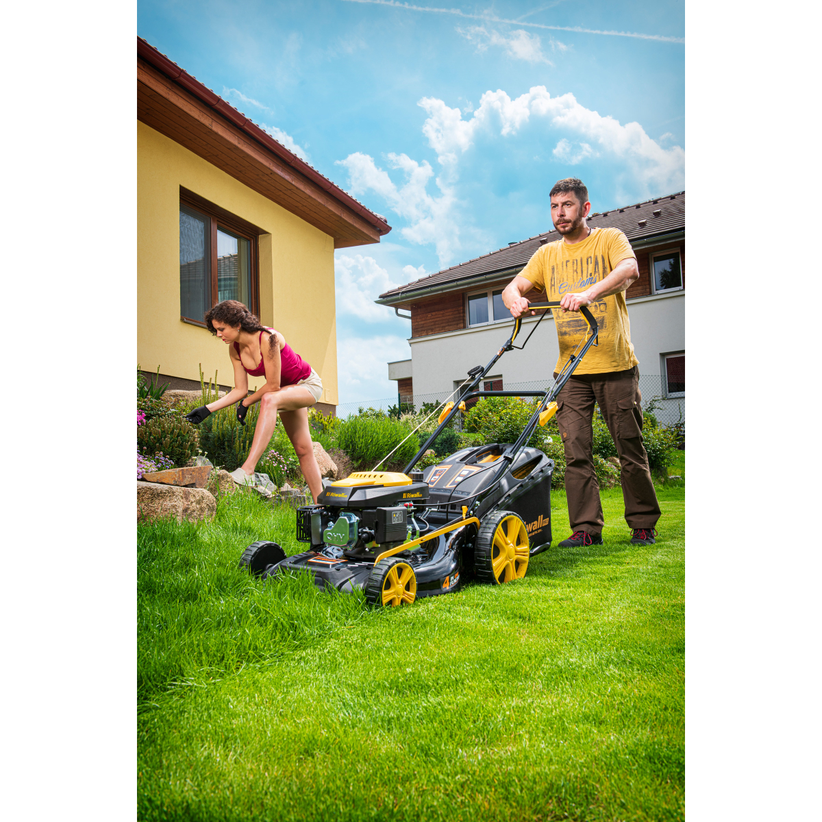 Benzínová sekačka na trávu Riwall PRO RPM 5135 4v1 s pojezdem Náhled
