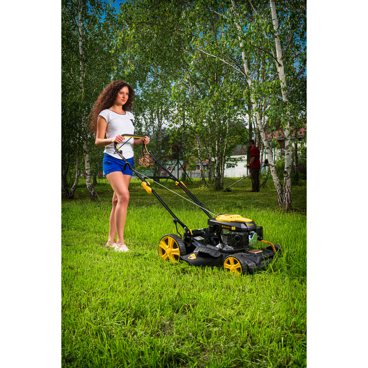 Benzínová sekačka na trávu Riwall PRO RPM 5135 4v1 s pojezdem Náhled