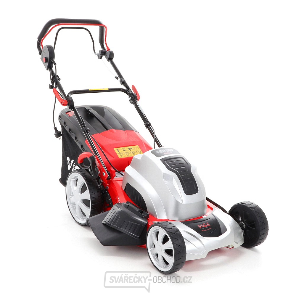 Travní sekačka VeGA 4618 SXH 5in1 s pojezdem Travní sekačka VeGA 4618 SXH 5in1 s pojezdem gallery main image