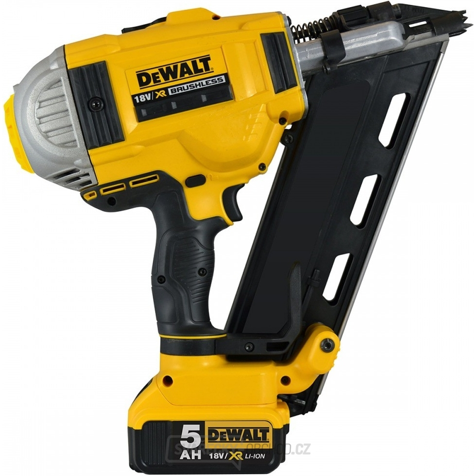 Aku hřebíčkovačka Dewalt 18V DCN680NT - dokončovací bezuhlíková 