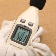 Digitální hlukoměr pro měření hladiny intenzity hluku GM1351 náhled