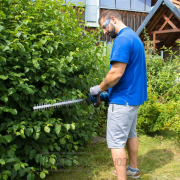 Akumulátorové nůžky na živé ploty HS 18-201-05 náhled