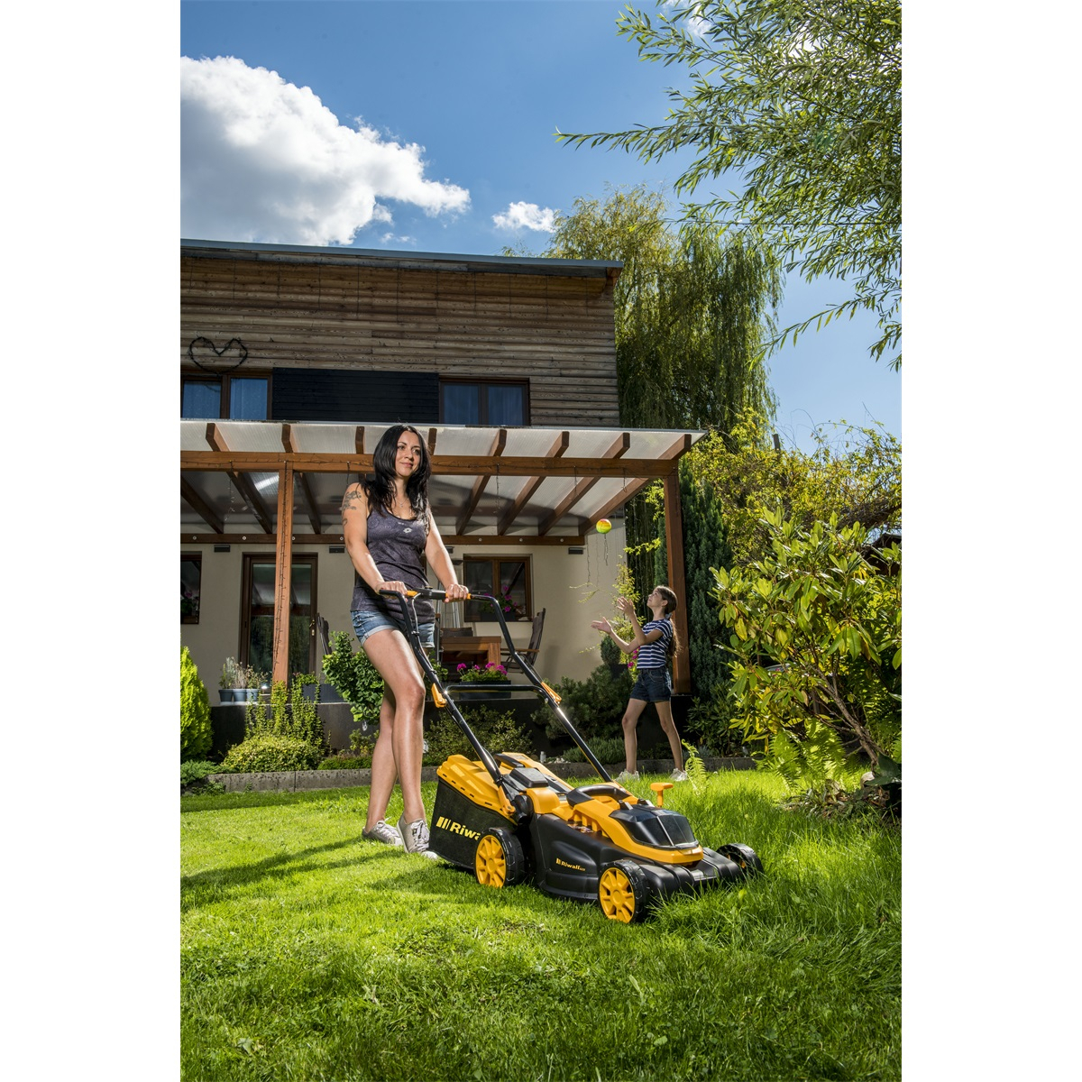 Riwall PRO RALM 3820 set akumulátorová travní sekačka bez pojezdu + 2x 4Ah baterie + 2x nabíječka 20 V Náhled