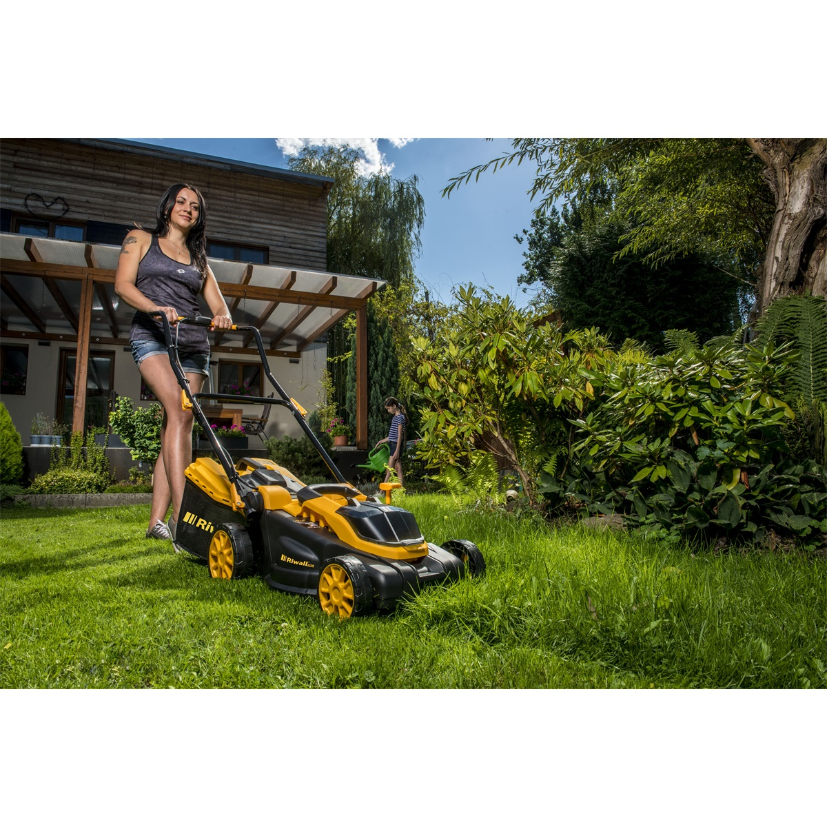 Riwall PRO RALM 3820 set akumulátorová travní sekačka bez pojezdu + 2x 4Ah baterie + 2x nabíječka 20 V Náhled