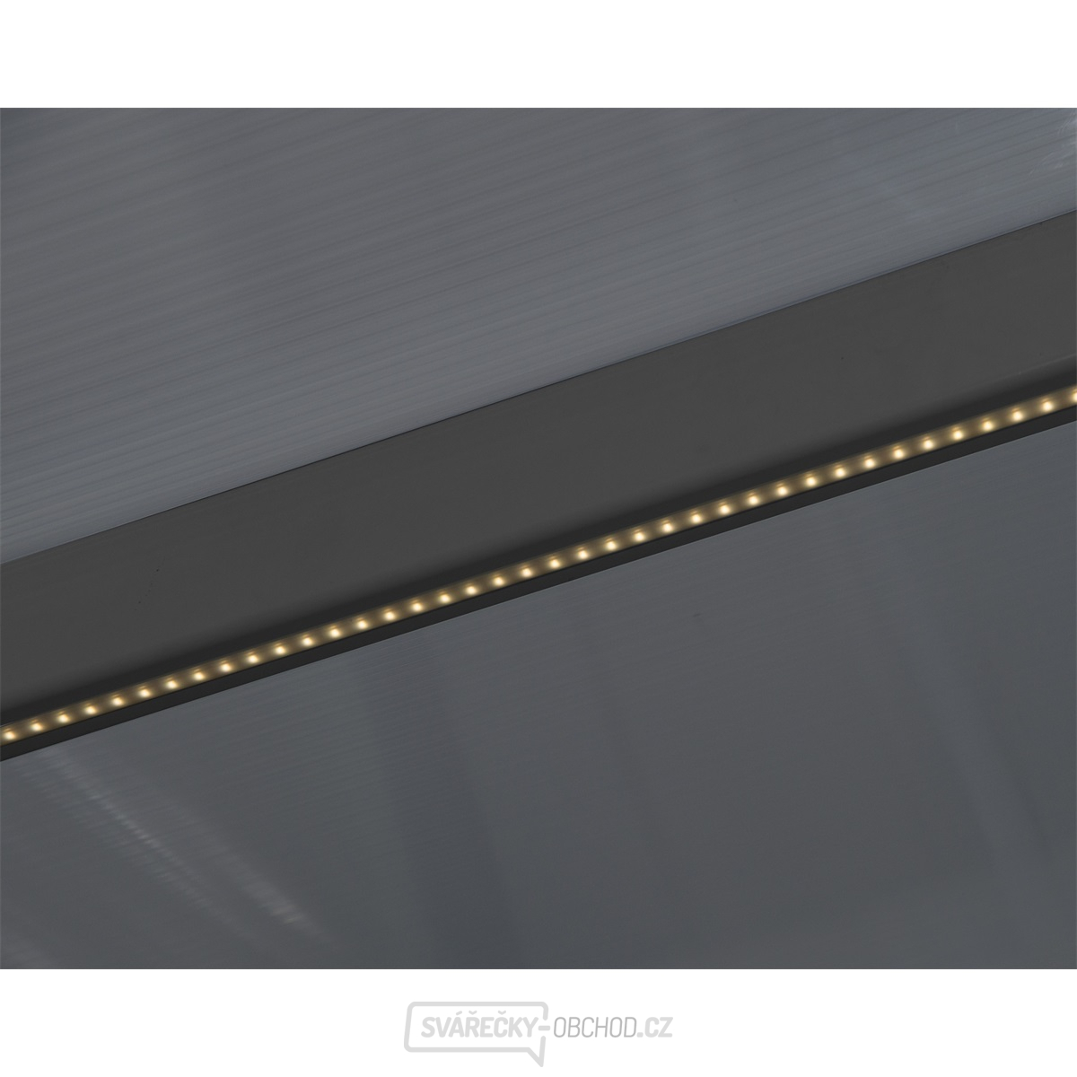 Palram LED osvětlovací systém 2,7 m s dálkovým ovládáním  Palram LED osvětlovací systém 2,7 m s dálkovým ovládáním  gallery main image