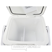 Chladící box do auta 230/12V, 26 litrů, displej s teplotou - GEKO náhled