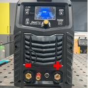 KOWAX GeniTig® 220AC/DC LCD+hořák T26A 4m+kab. 3m+hadice+kukla+Ventil+ plná Lahev AR + Podvozek náhled