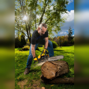 Riwall PRO RPCS 5140 SET řetězová pila s benzinovým motorem 49 ccm + náhradní řetěz + rukavice + ochranné brýle Náhled