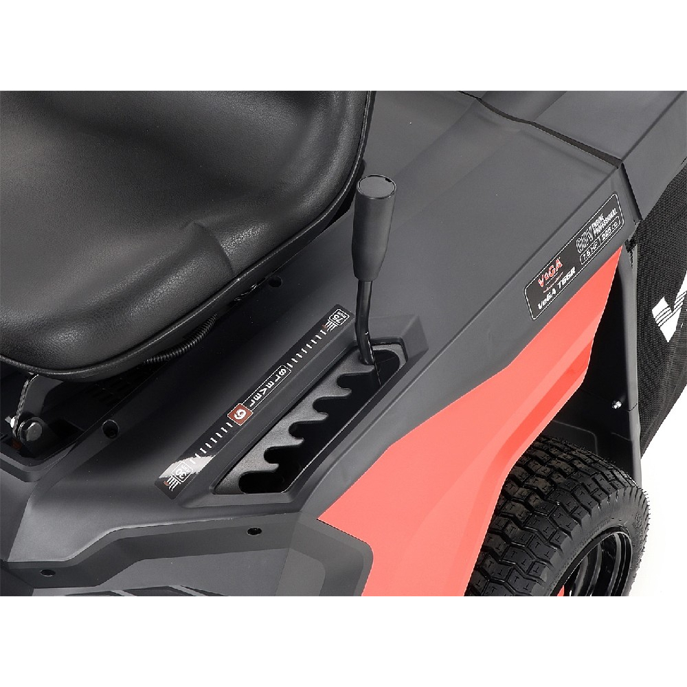 Zahradní traktor VeGA T66R Náhled