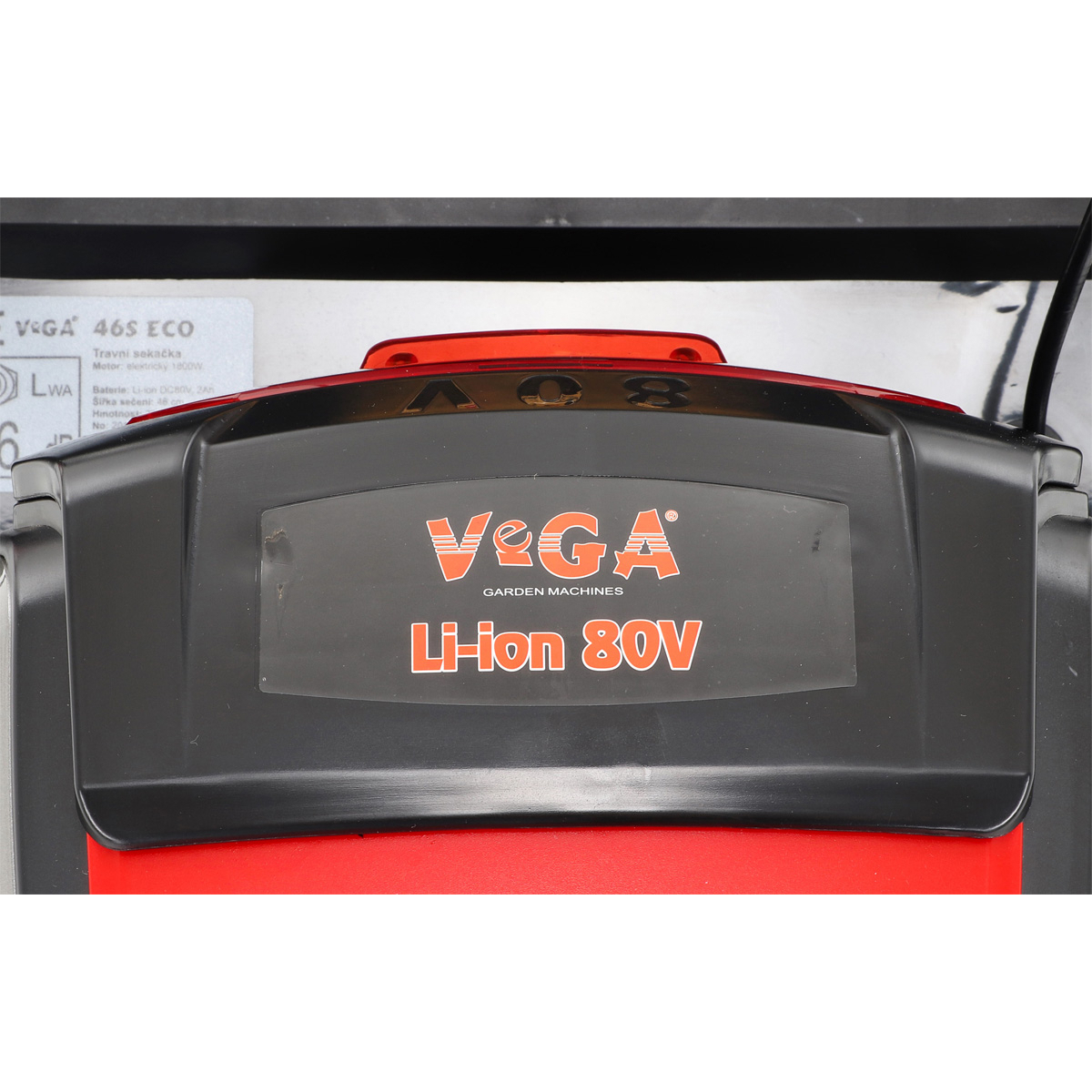 Akumulátorová sekačka na trávu VeGA 46S ECO 80V 6in1 + AKU set Náhled