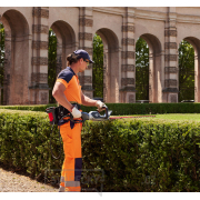 Akumulátorové nůžky na živý plot CRAMER 82HD62 (Dodáváno bez baterie a nabíječky) náhled