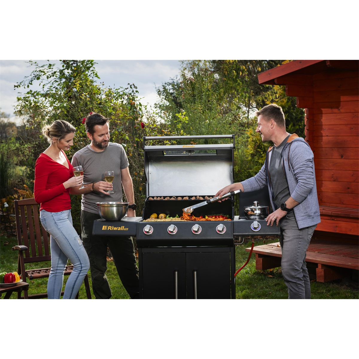 Riwall PRO RGG 41 EXL luxusní plynový gril 17 kW se čtyřmi hořáky a bočním vařičem Náhled