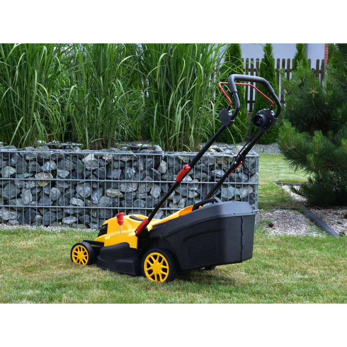 Sekačka na trávu STRONG Geko G83028, 38 cm  Náhled