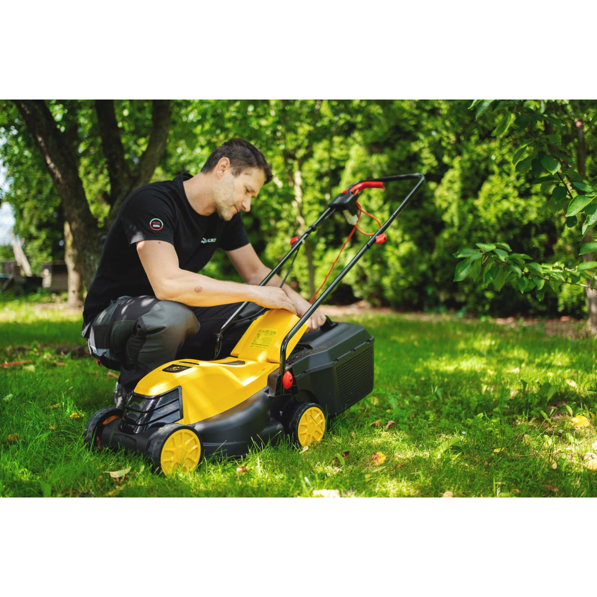 GEKO G83027 - Elektrická sekačka na trávu, 1200W, 32 cm Náhled