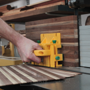 Posuvný a přítlačný přípravek MICROJIG GRR-RIPPER 3D GR-100 Posuvný a přítlačný přípravek MICROJIG GRR-RIPPER 3D GR-100 náhled