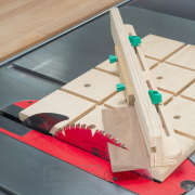 Nastavitelná lišta do vodící kolejnice MICROJIG ZEROPLAY 360 SLED se šrouby do rybinových drážek náhled