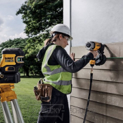 Aku zelený křížový laser s olovnicí 18V/12V bez aku DeWALT DCE822NG18 náhled