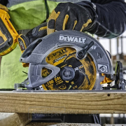 Aku kotoučová pila 54V bez aku DeWALT DCS578N Náhled