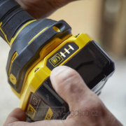 Aku úhlová bruska 125mm V20 18V 2x4,0Ah Stanley FatMax SFMCG400M2K Aku úhlová bruska 125mm V20 18V 2x4,0Ah Stanley FatMax SFMCG400M2K náhled