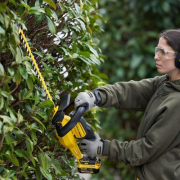 Aku nůžky na živý plot V20 18V 1x4,0Ah Stanley FatMax SFMCHT855M1 Aku nůžky na živý plot V20 18V 1x4,0Ah Stanley FatMax SFMCHT855M1 náhled