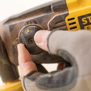 Aku vrtací kladivo SDS-Plus 18V bez aku Stanley FatMax FMCD900B náhled