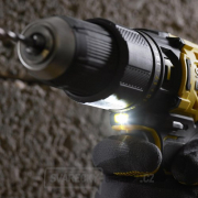 Aku příklepová vrtačka V20 18V 2x1,5Ah Stanley FatMax SFMCD711C2S Aku příklepová vrtačka V20 18V 2x1,5Ah Stanley FatMax SFMCD711C2S náhled