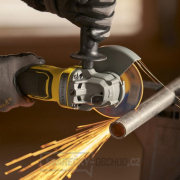 Aku úhlová bruska 125mm V20 18V bez aku Stanley FatMax SFMCG700B Aku úhlová bruska 125mm V20 18V bez aku Stanley FatMax SFMCG700B náhled