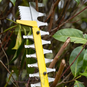 Aku nůžky na živý plot V20 18V bez aku Stanley FatMax SFMCHT855B Aku nůžky na živý plot V20 18V bez aku Stanley FatMax SFMCHT855B náhled