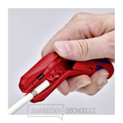 Univerzální odizolovací nástroj KNIPEX ErgoStrip 16 95 01 SB pro praváky náhled