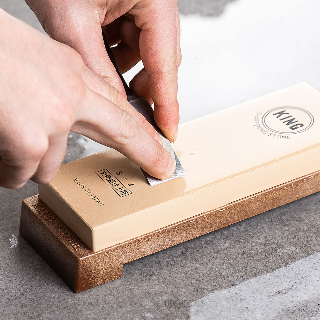 Japonský jemný brusný kámen KING S-2 - zrnitost 6000