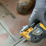 Diamantový vyřezávací pilový list SMART TRADE na maltu a spárovací hmotu, 62 mm - 1 kus Diamantový vyřezávací pilový list SMART TRADE na maltu a spárovací hmotu, 62 mm - 1 kus náhled