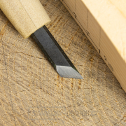 Japonské řezbářské mini-dláto SENKICHI s šikmou čepelí - 7,5 mm Japonské řezbářské mini-dláto SENKICHI s šikmou čepelí - 7,5 mm náhled