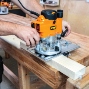 Horní frézka CMT 8E 1000 W, kleština 8 a 12mm Horní frézka CMT 8E 1000 W, kleština 8 a 12mm náhled