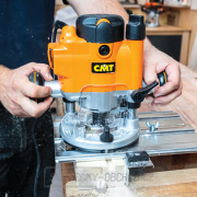 Horní frézka CMT 8E 1000 W, kleština 8 a 12mm Horní frézka CMT 8E 1000 W, kleština 8 a 12mm náhled