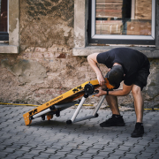 Multifunkční skládací stůl a plošina STRONGBOLD StrongBench B910 náhled
