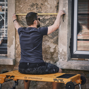 Multifunkční skládací stůl a plošina STRONGBOLD StrongBench B910 náhled