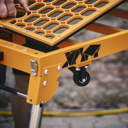 Multifunkční skládací stůl a plošina STRONGBOLD StrongBench B910 náhled