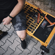 Multifunkční skládací stůl a plošina STRONGBOLD StrongBench B910 náhled