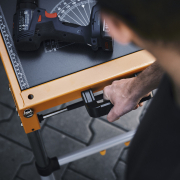 Multifunkční skládací stůl a plošina STRONGBOLD StrongBench B910 náhled