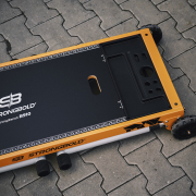 Multifunkční skládací stůl a plošina STRONGBOLD StrongBench B910 náhled