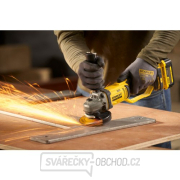 Aku úhlová bruska V20 18V bez aku Stanley FatMax SFMCG300B náhled