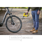 Ruční aku kompresor V20 18V bez aku Stanley FatMax SFMCE521B náhled