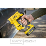 Ruční aku kompresor V20 18V bez aku Stanley FatMax SFMCE521B náhled