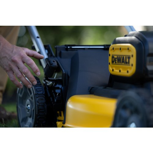 Aku sekačka s pojezdem 2x18V 2x8,0Ah DeWALT DCMWSP156W2 Náhled