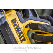 Aku pásová pila 18V bez aku DeWALT DCS378N náhled