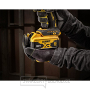 Aku bezuhlíková vrtačka s příklepem XR Li-Ion 18V/2x5,0Ah k výročí 100 let DeWALT DCD100YP2T náhled