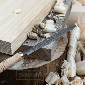 Japonská rašple TSUBOSAN ME-2 s dřevěnou rukojetí Japonská rašple TSUBOSAN ME-2 s dřevěnou rukojetí gallery main image