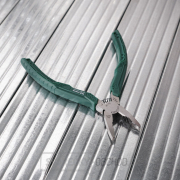 Japonské elektrikářské kombinované kleště ENGINEER Nejisaurus GT Japonské elektrikářské kombinované kleště ENGINEER Nejisaurus GT náhled