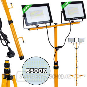 2x100W LED světlomet s teleskopickým konstrukčním stojanem a kabelem - studená bílá barva 6500K (1) 2x100W LED světlomet s teleskopickým konstrukčním stojanem a kabelem - studená bílá barva 6500K (1) gallery main image